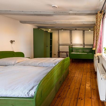 Fachwerkhotel - Ferienhaeuser Vorhof Zur Hoelle Quedlinburg Eksteriør billede