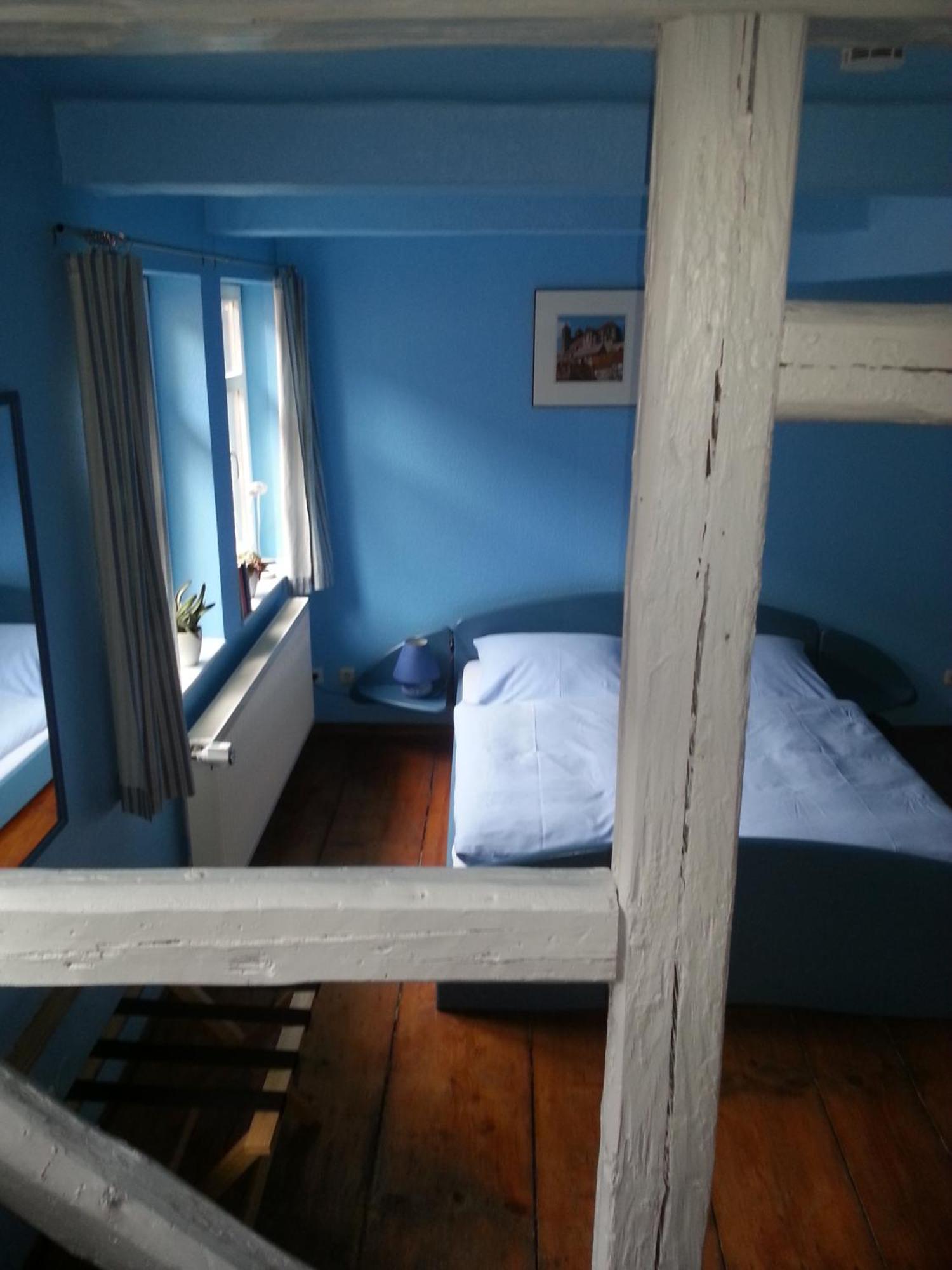 Fachwerkhotel - Ferienhaeuser Vorhof Zur Hoelle Quedlinburg Eksteriør billede