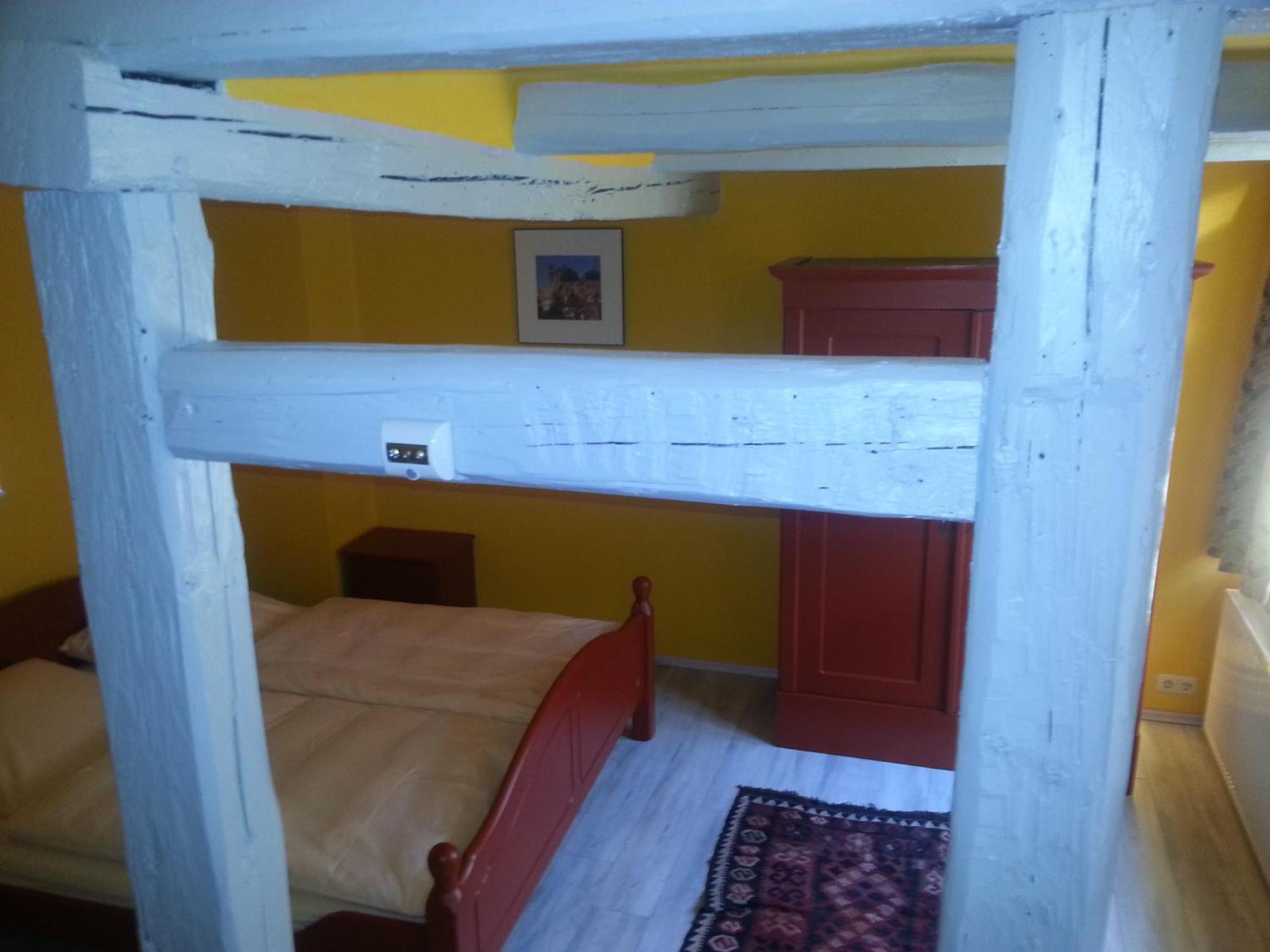 Fachwerkhotel - Ferienhaeuser Vorhof Zur Hoelle Quedlinburg Eksteriør billede