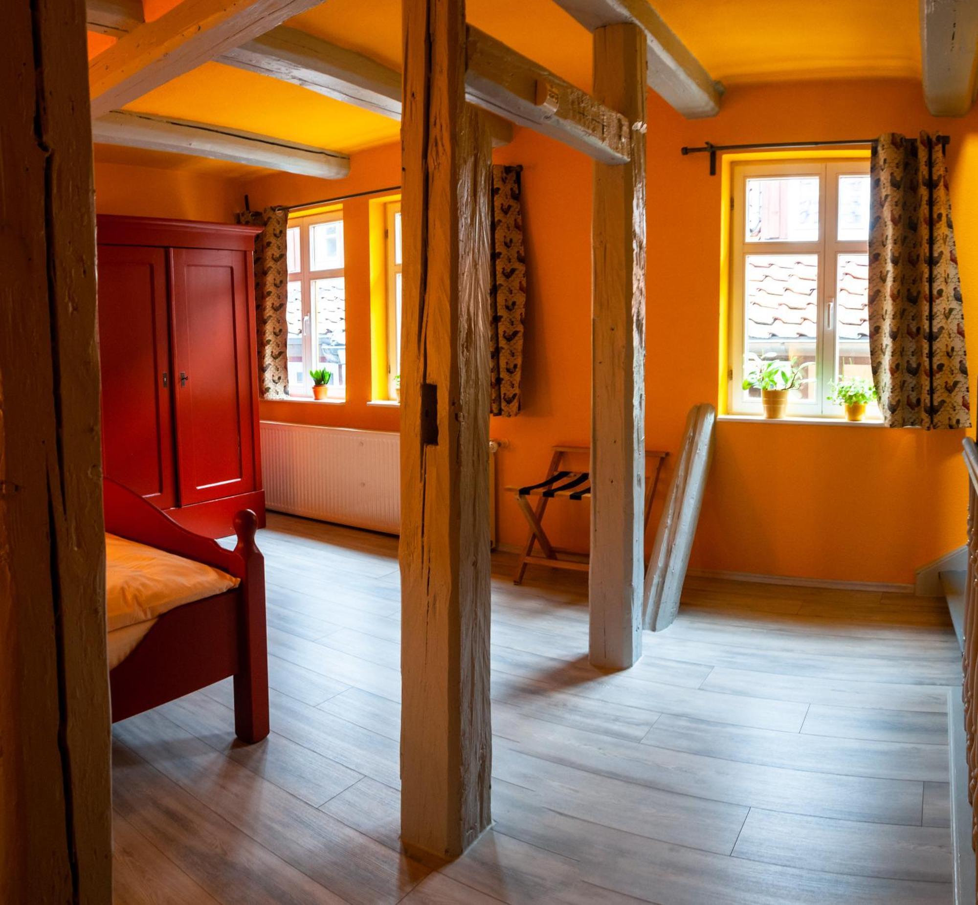 Fachwerkhotel - Ferienhaeuser Vorhof Zur Hoelle Quedlinburg Eksteriør billede