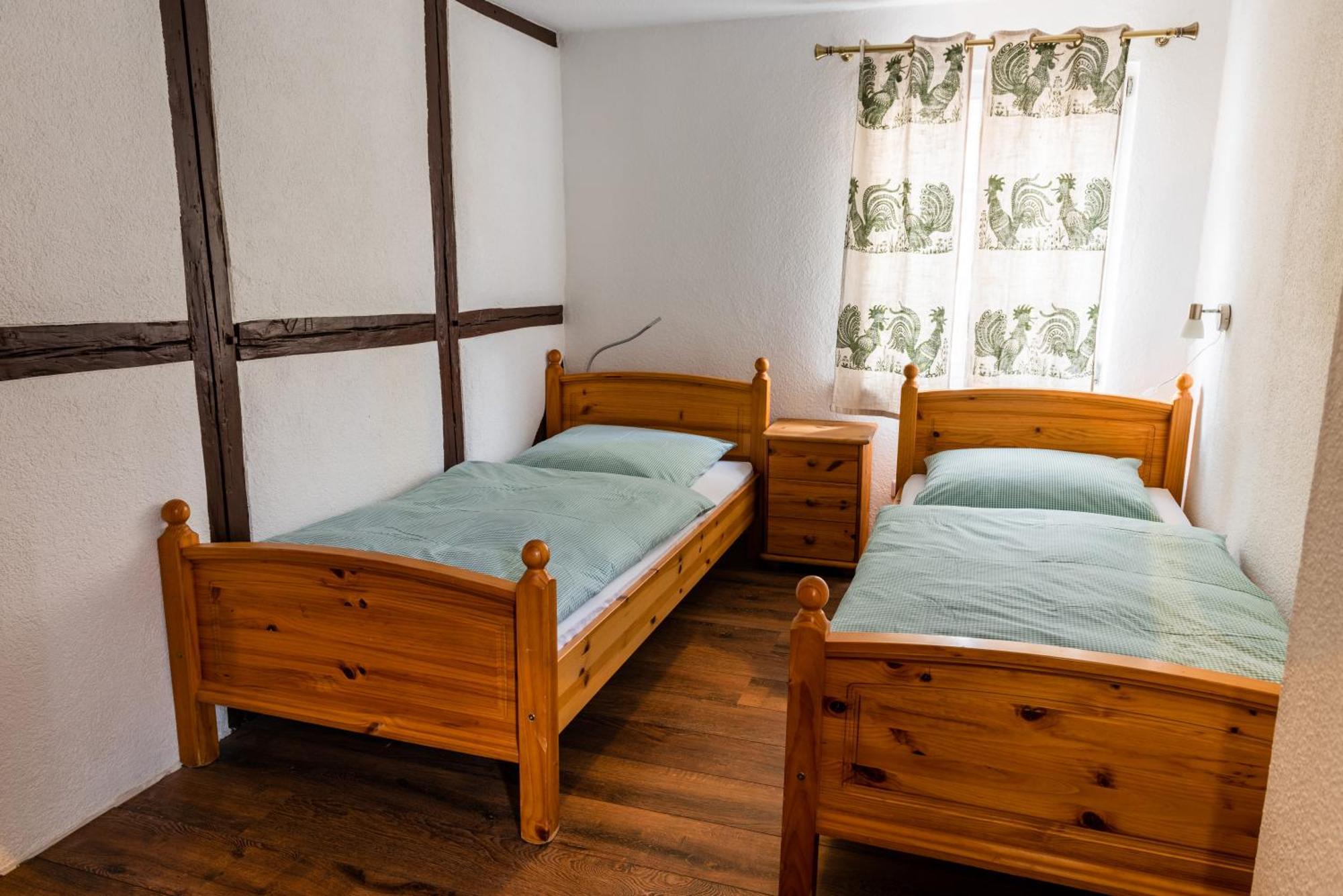 Fachwerkhotel - Ferienhaeuser Vorhof Zur Hoelle Quedlinburg Eksteriør billede