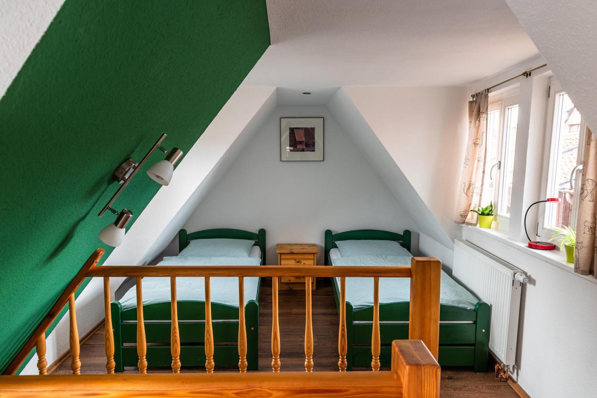 Fachwerkhotel - Ferienhaeuser Vorhof Zur Hoelle Quedlinburg Eksteriør billede