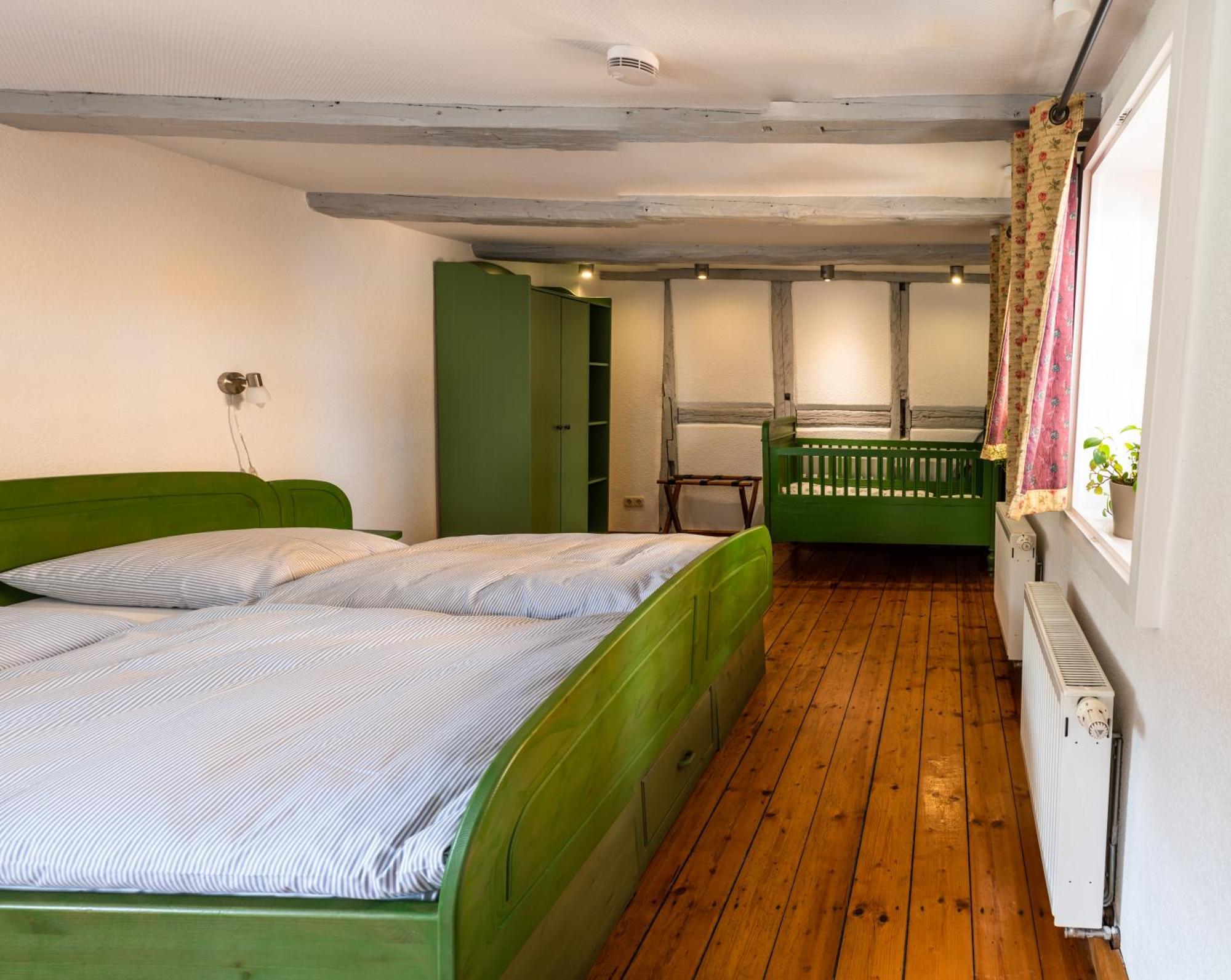 Fachwerkhotel - Ferienhaeuser Vorhof Zur Hoelle Quedlinburg Eksteriør billede