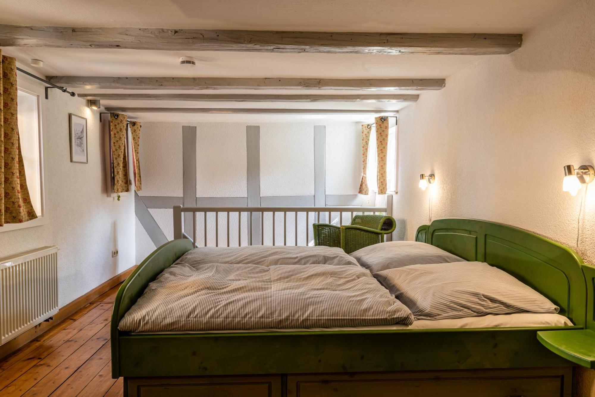 Fachwerkhotel - Ferienhaeuser Vorhof Zur Hoelle Quedlinburg Eksteriør billede